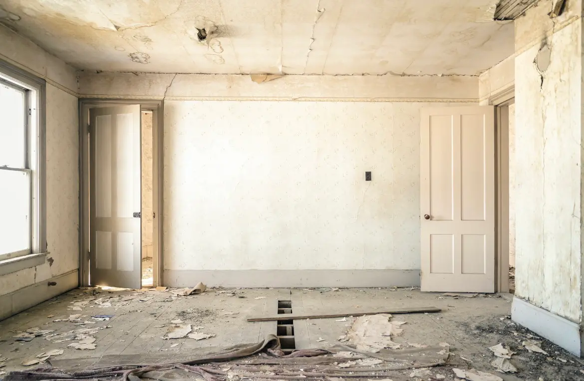 Waste disposal crew managing a cleanout project in Scottsburg